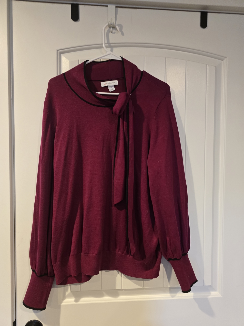 Liz Claiborne Wine Red Knit Top with Black Trim and Neck Tie Sz XL - Picture 4 of 8